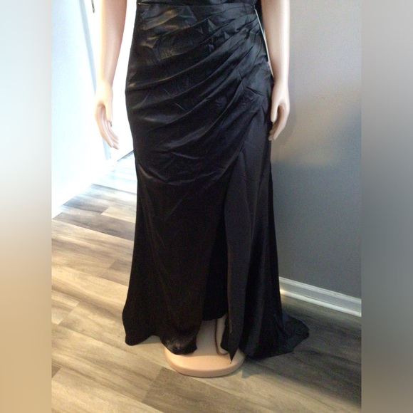 Formal Dress - Picture 3 of 5